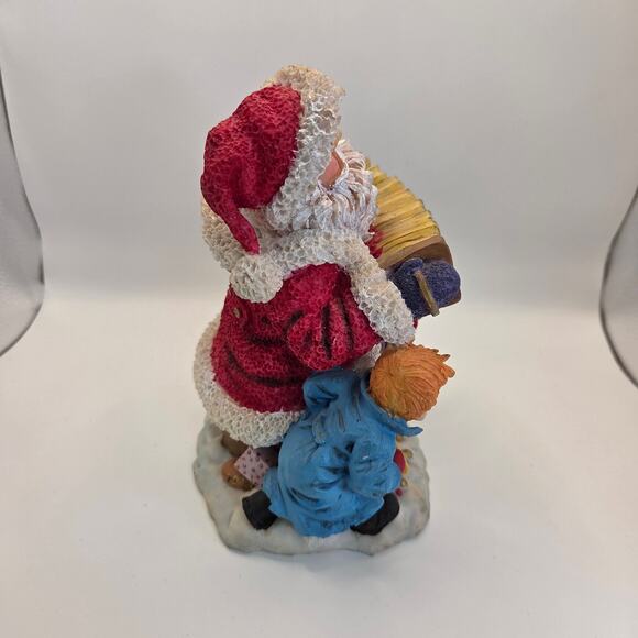 Lot of 4 Santa Claus Figurines – Resin Christmas Holiday Décor - Picture 14 of 16